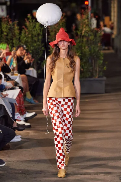 Look 11